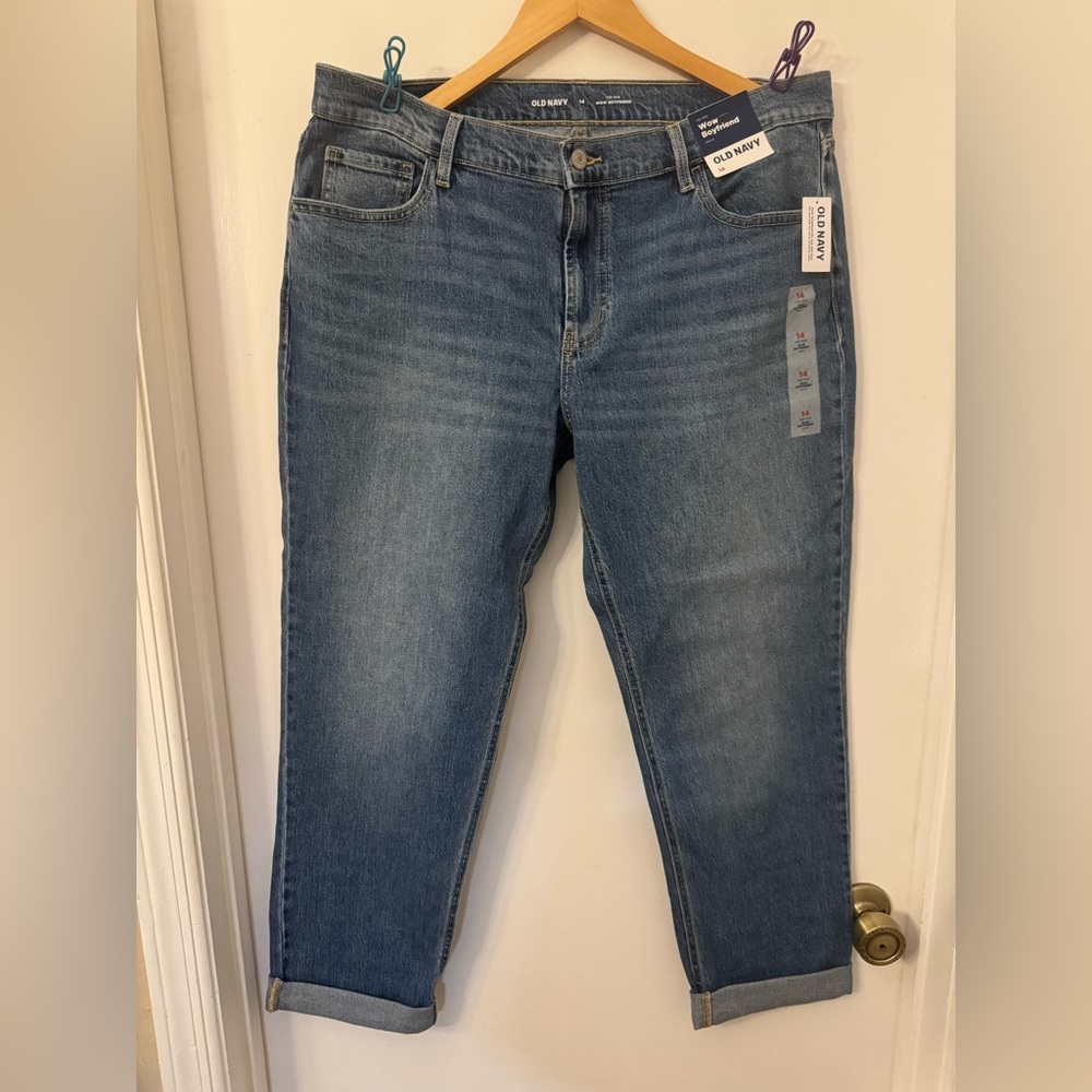 NWT Old Navy Mid-Rise Wow Boyfriend pants.
